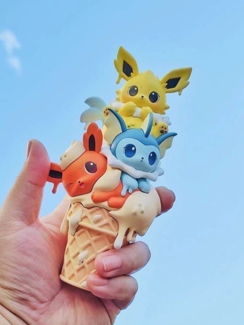 Pokemon Eevee Ice Cream Flareon Jolteon Vaporeon Melting Flavors Figurine